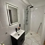 Ostoja Pod Szrenica Bed and Breakfast 3*