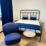 Ostoja Pod Szrenica Bed and Breakfast 3*