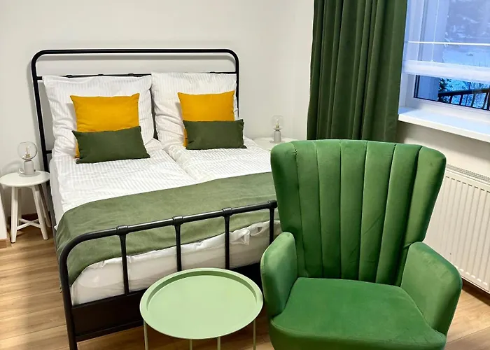 Ostoja Pod Szrenica Bed and Breakfast 3*